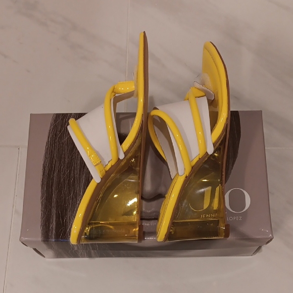 NIB, Jennifer Lopez Canary Zurin Sandals - Picture 6 of 12